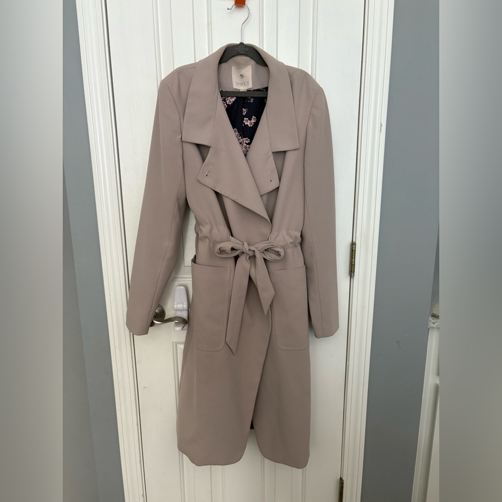 Eliane Rose Women’s Tan Trench Coat with Tie Belt Size S, Floral Vintage Classic